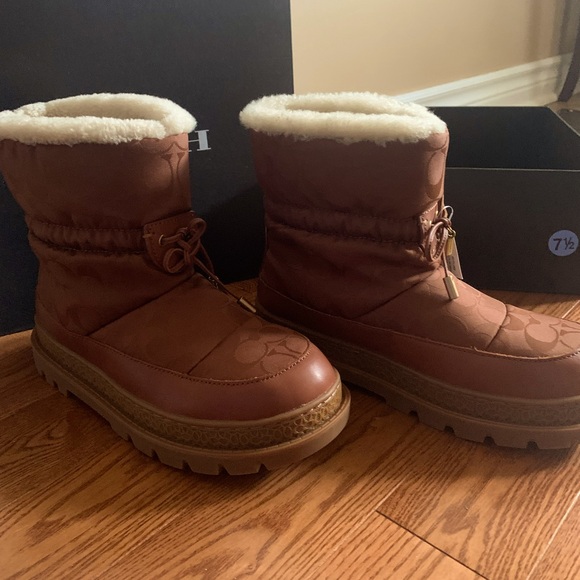Coach Winter Boots - Picture 16 of 16